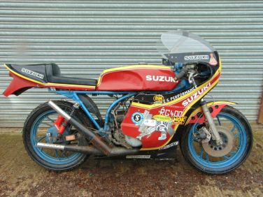 Modern Classic Motorbikes: Suzuki RGV250 | BeMoto