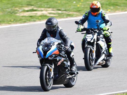 The new BMW S1000RR 2019 ridden and reviewed at Estoril