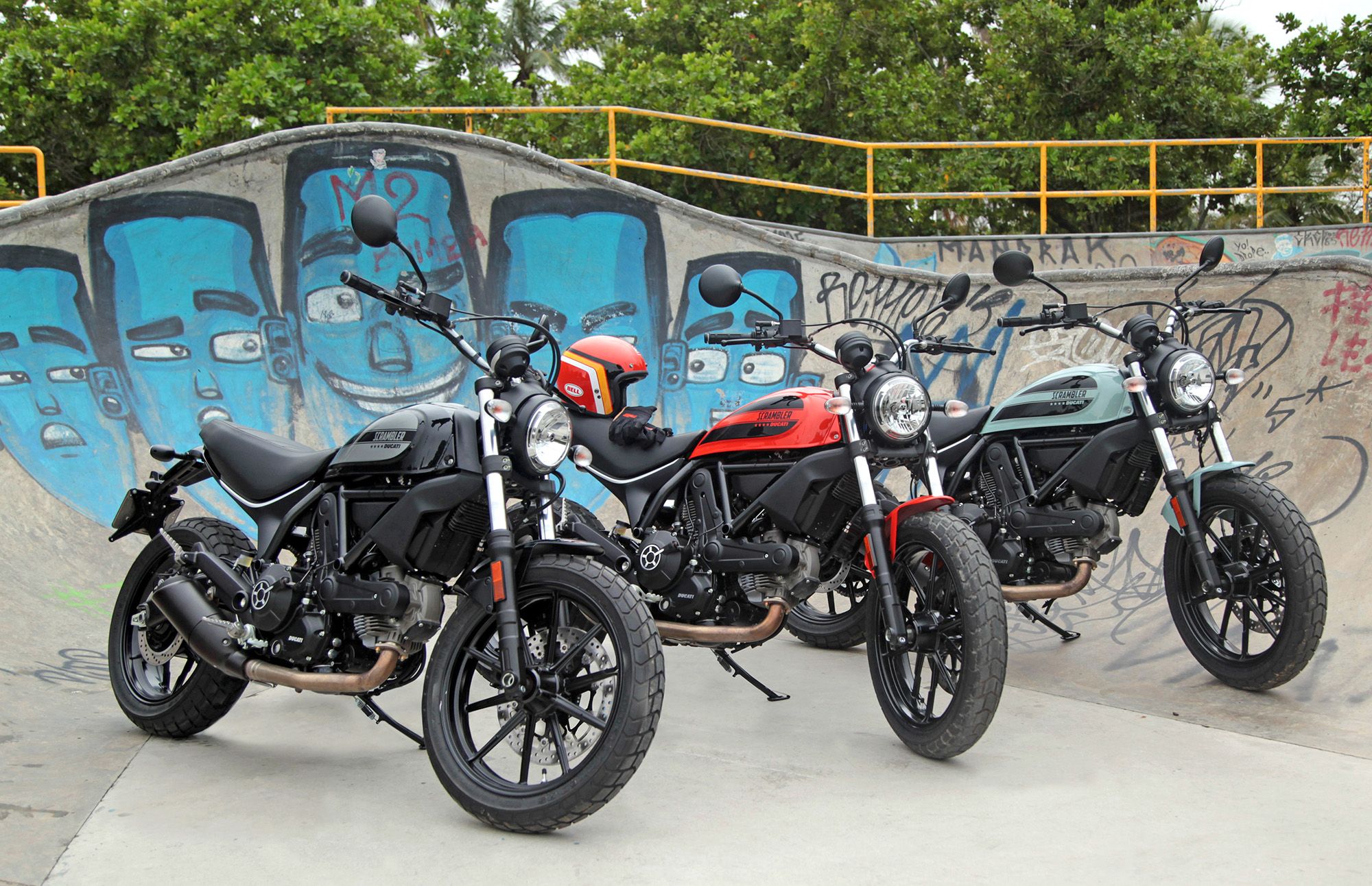 Moto ducati scrambler 400 online