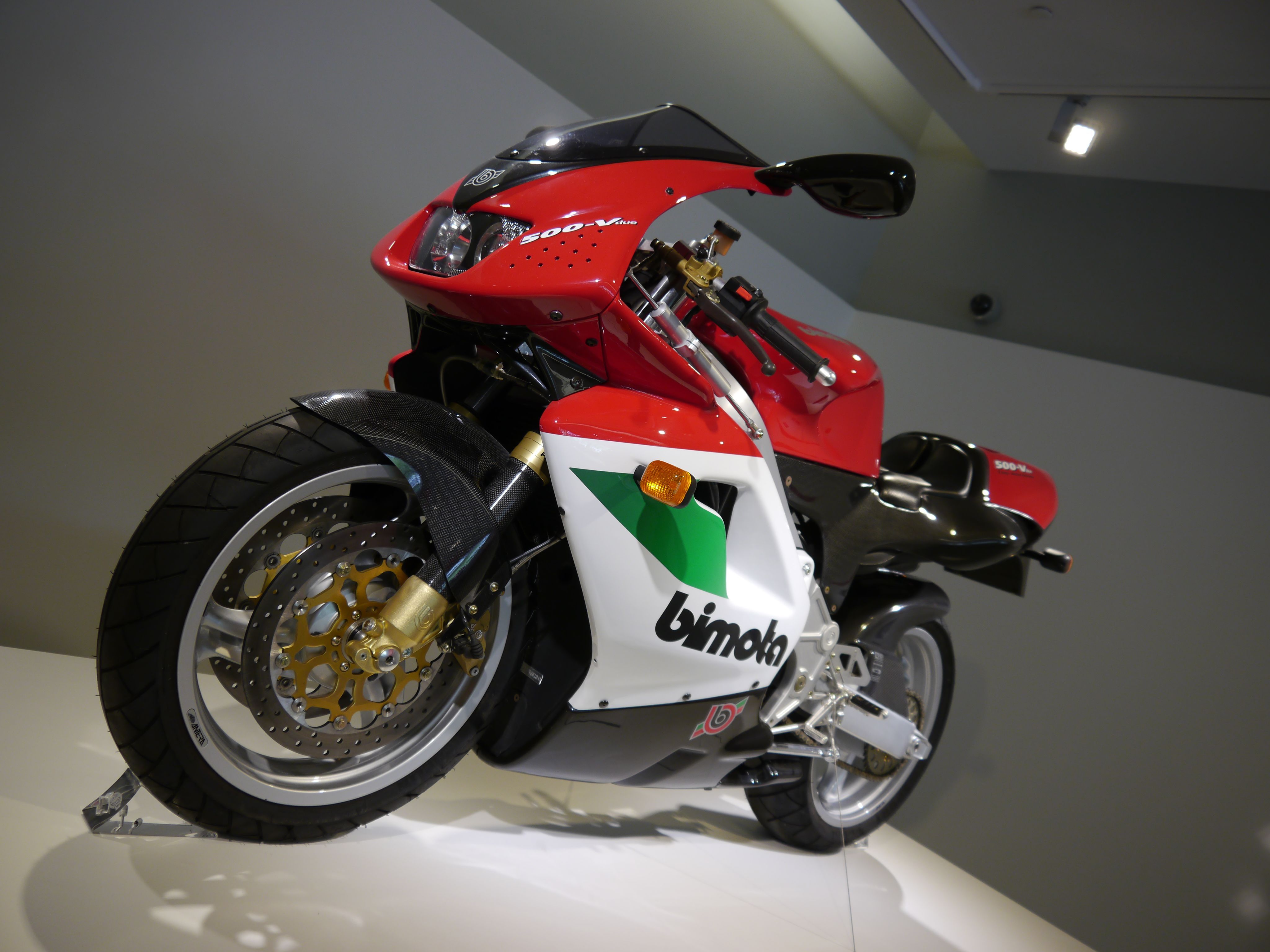 500cc superbike store